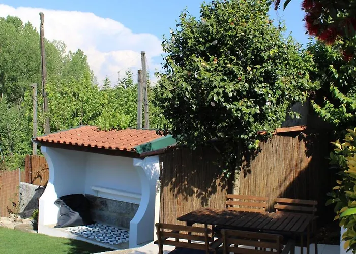 Feriehus As Casinhas De Santo Ovidio Fafe